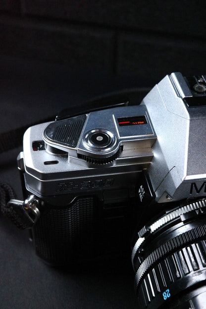 Working Minolta X-300 Vintage 1980's 35mm SLR Film Camera + Tamron 28-70mm Lens