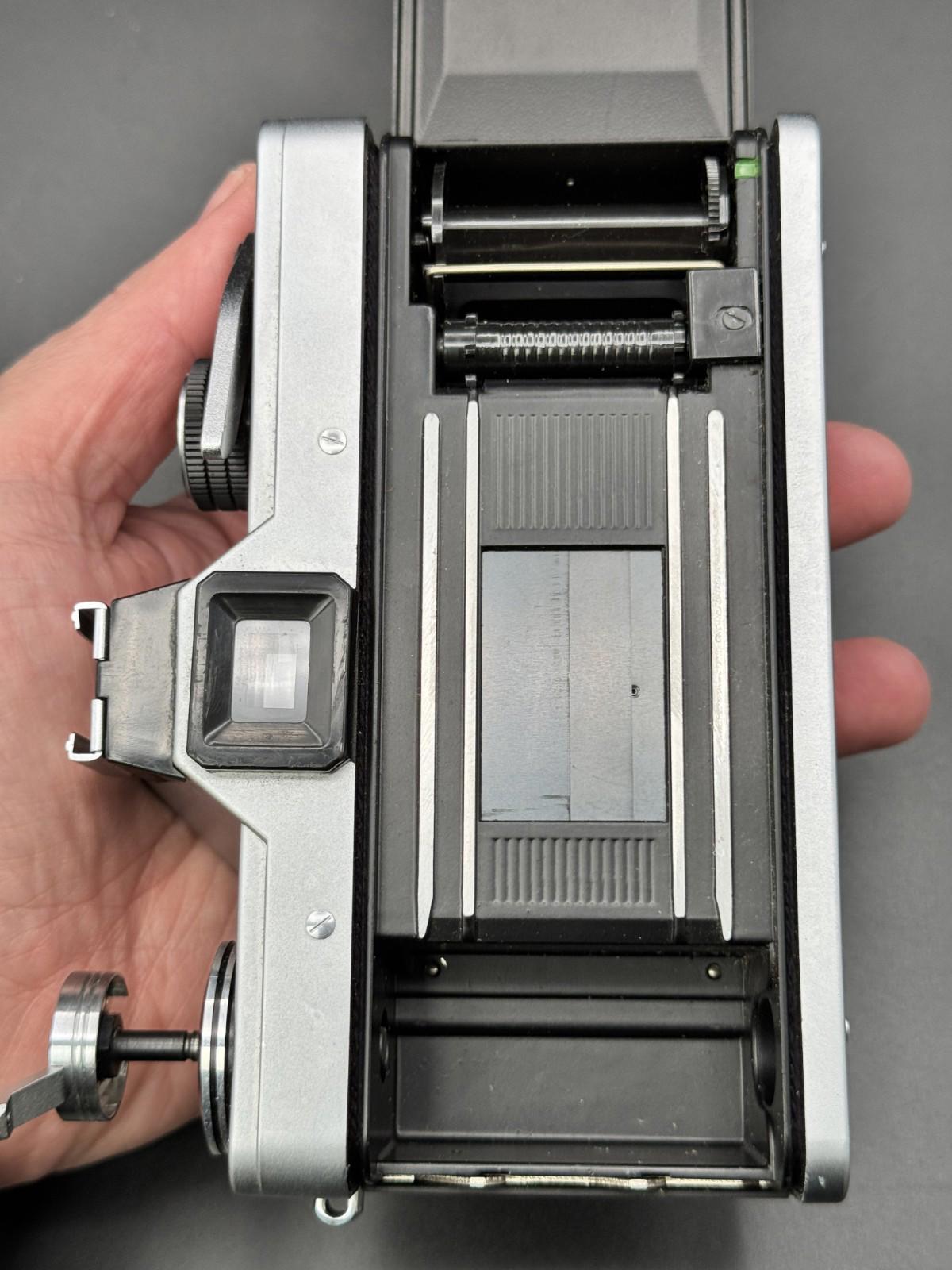 Praktica L Pentacon M42 Vintage 35mm Camera Body - Faulty For Spares or Repair