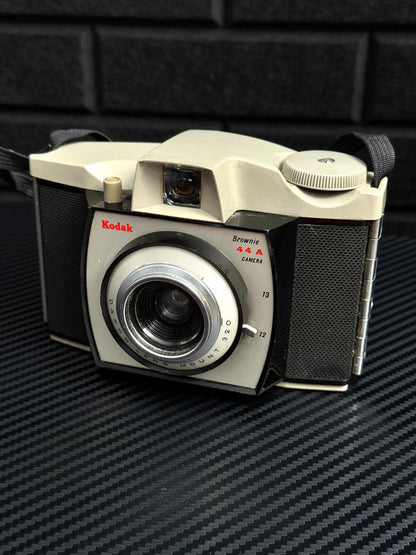 Kodak Brownie 44A Vintage 1960's 127 Film Camera - Winds & Fires (D316)