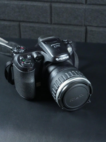 Fujifilm FinePix S5600 Compact Digital Bridge Camera 5MP 10x Zoom - Working
