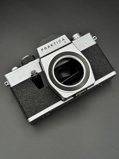 Praktica L Pentacon M42 Vintage 35mm Camera Body - Faulty For Spares or Repair