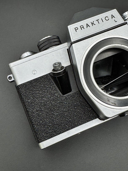 Praktica L Pentacon M42 Vintage 35mm Camera Body - Faulty For Spares or Repair