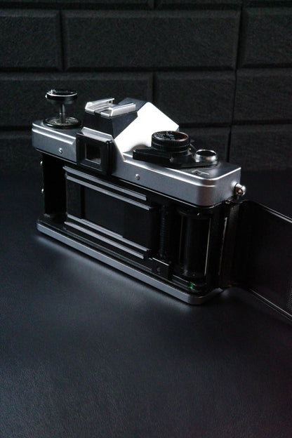 Vintage Praktica MTL 3 35mm SLR Camera + Helios 44-M f2 58mm Lens - Read Details