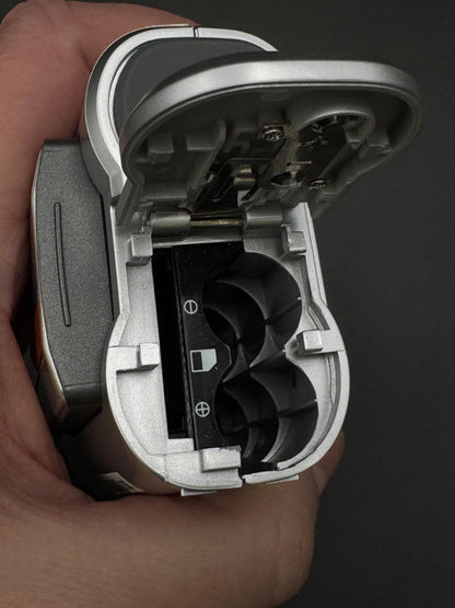 Boxded & Working Digigr8 DV182 Silver Compact Digital Video Camera + Batteries