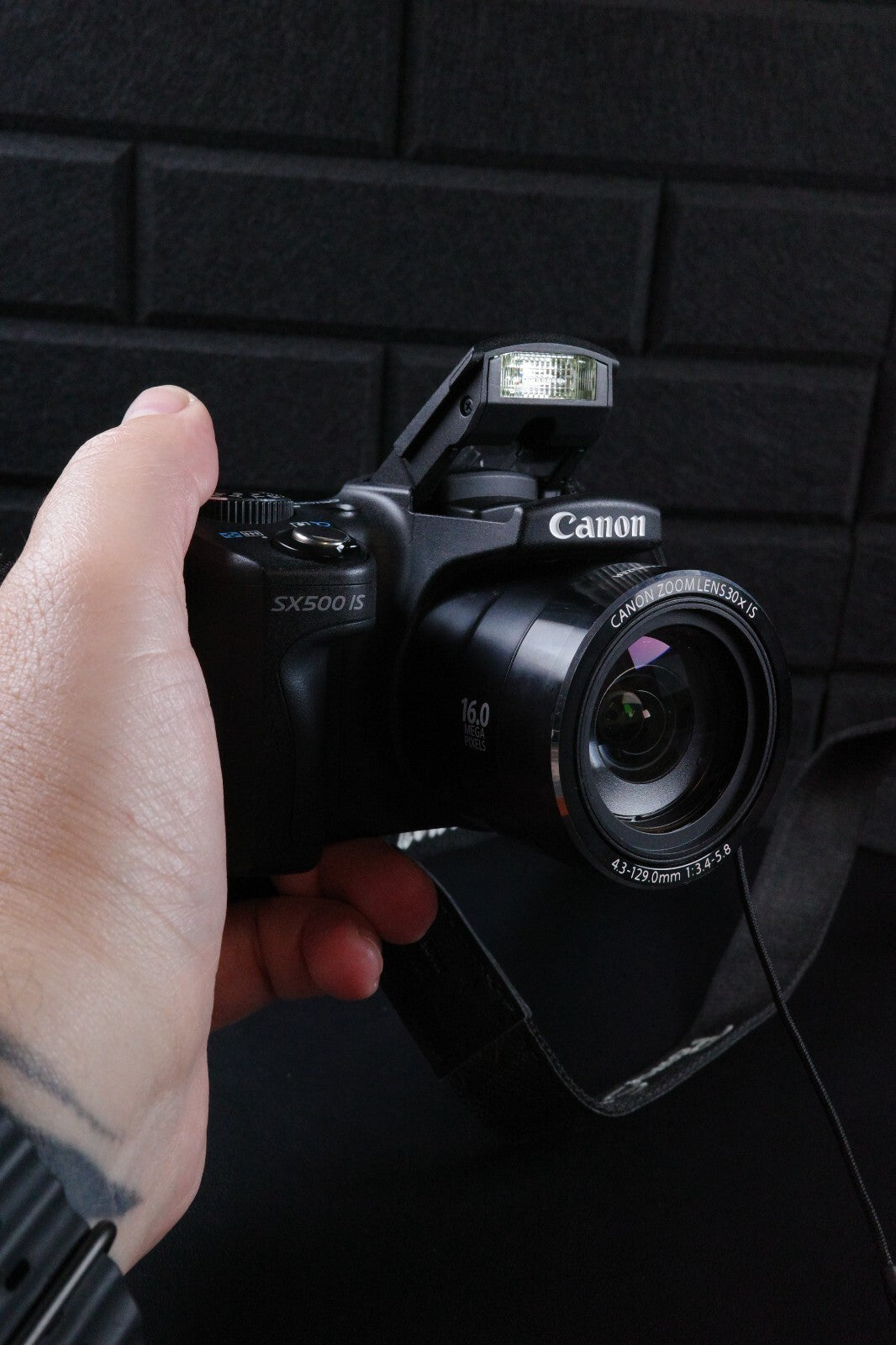 Canon PowerShot SX500 IS Digital Bridge Camera 16MP + New Battery & Charger
