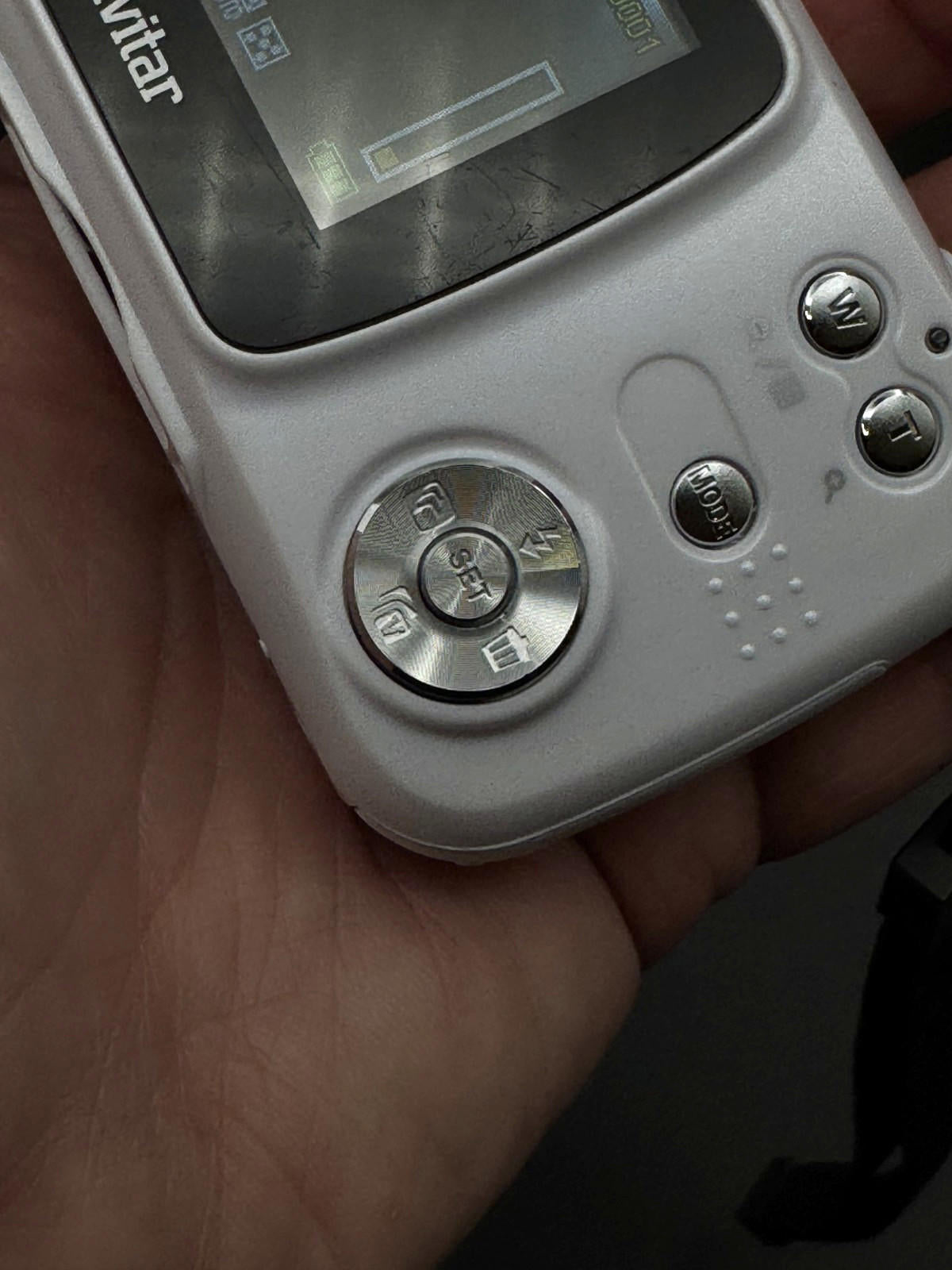 Vivitar Vivicam 7122 Digital Camera 7.1 MP + Batteries Tested and Fully Working