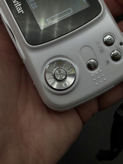 Vivitar Vivicam 7122 Digital Camera 7.1 MP + Batteries Tested and Fully Working