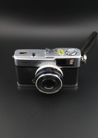 Olympus Trip 35 Vintage 35mm Film Camera - Winds, Fires With Faulty Light Meter