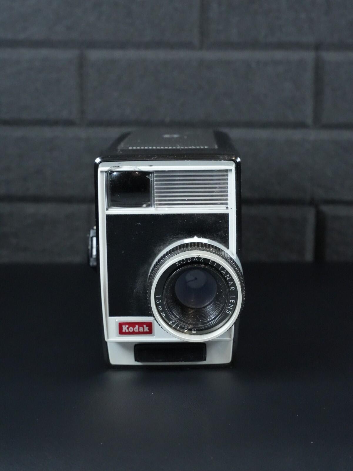 Kodak Brownie Vintage 1960's 8mm Movie Cine Camera Ektanar f/1.9 Lens - Working