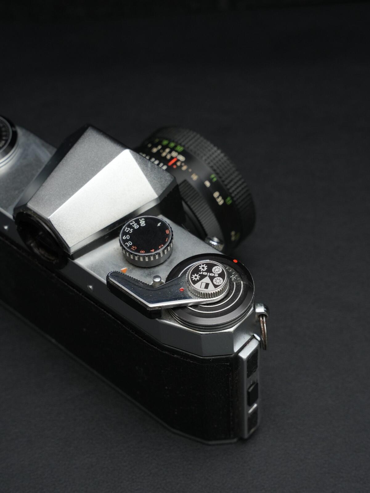 Praktica PL Nova 1 1960's 35mm Film Camera + Pentacon 50mm 1.8 Lens - Faulty (Read Description)