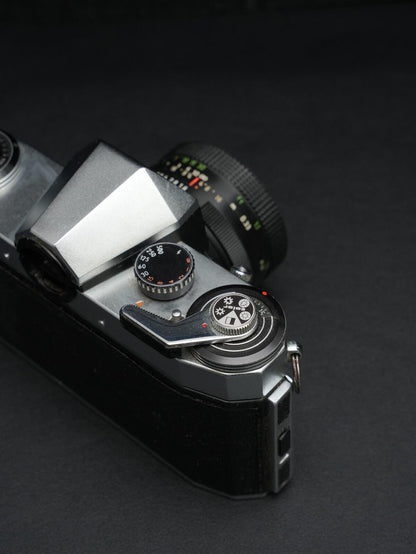 Praktica PL Nova 1 1960's 35mm Film Camera + Pentacon 50mm 1.8 Lens - Faulty (Read Description)