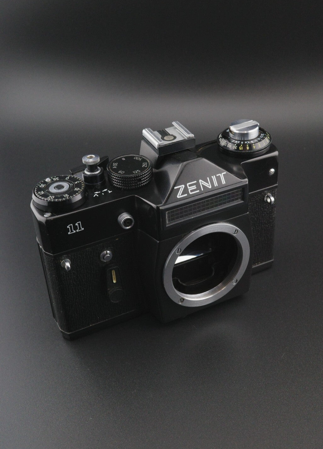 Zenit 11 35mm SLR Film Camera + Industar 50mm Pancake Lens - Tested & Working