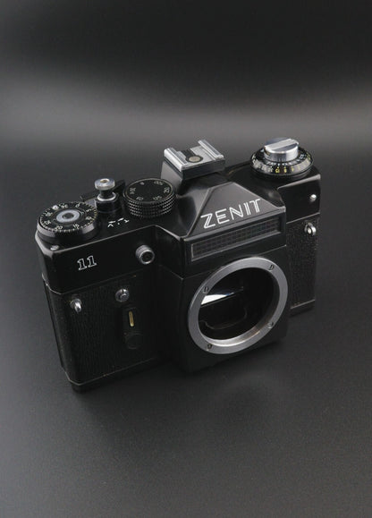 Zenit 11 35mm SLR Film Camera + Industar 50mm Pancake Lens - Tested & Working