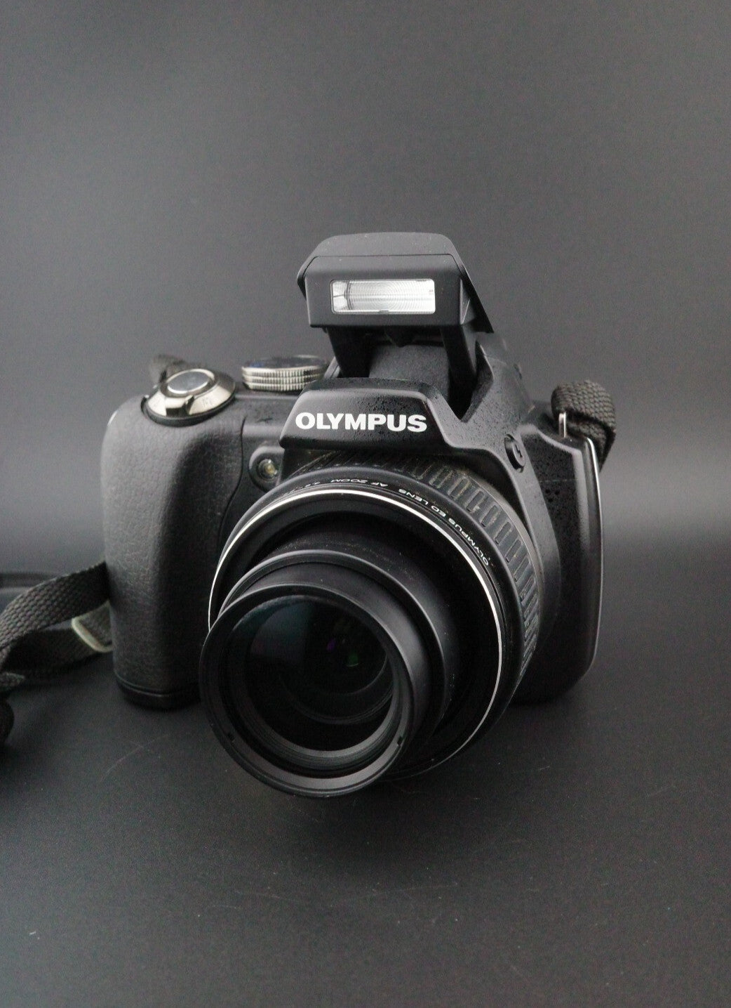Olympus SP-565UZ 10MP CCD 20x Zoom Digital Camera + Batteries Tested & Working