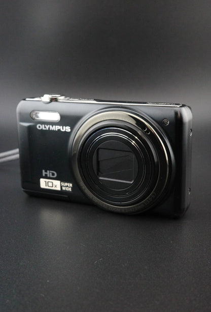 Olympus D-720 14MP 10x Zoom Digital Camera + New Battery & Charger - Working