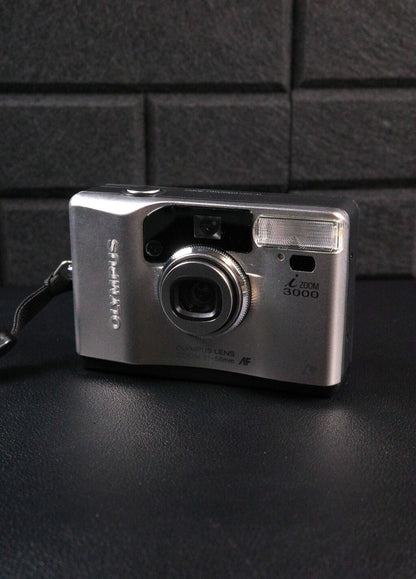 Olympus izoom 3000 Vintage 2000's APS Film Camera + New Battery Tested & Working
