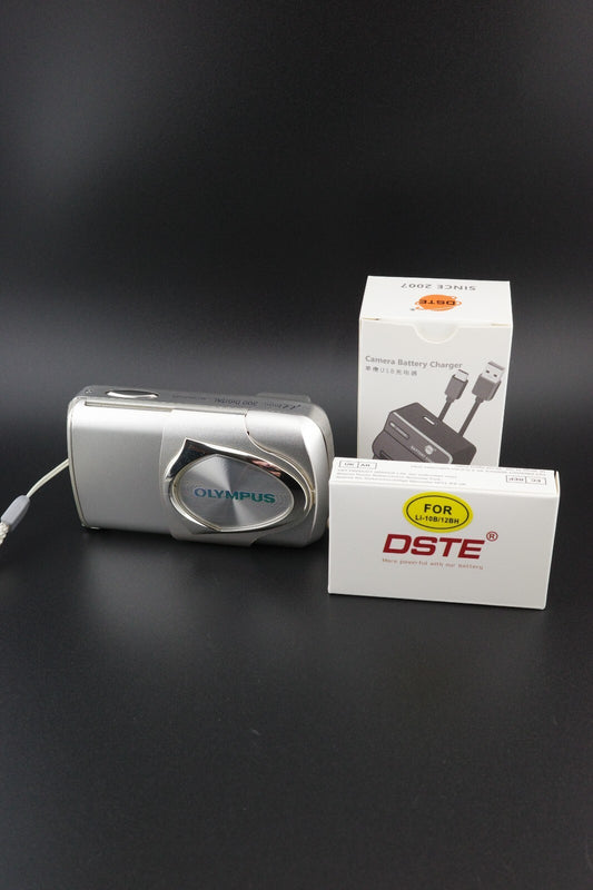Olympus Mju 300 3.2MP Digital Camera + New Battery / Charger - Tested & Working