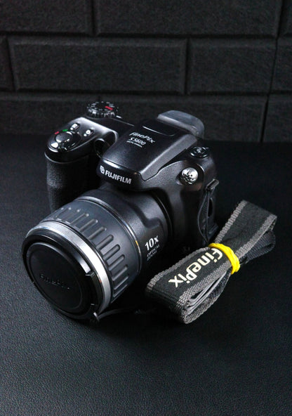 Fujifilm FinePix S5600 5.1MP Digital Bridge Camera + 1GB XD Card Tested Working