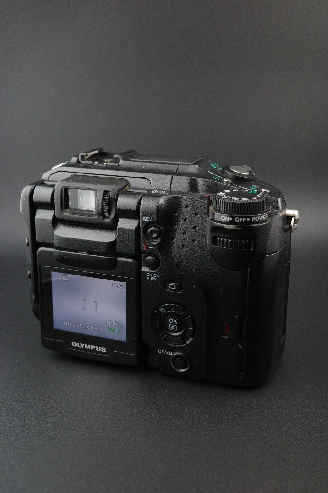 Olympus C-5060 Wide Zoom 5.1MP Digital Camera, 1GB Lexar CF Card & Bag - Working