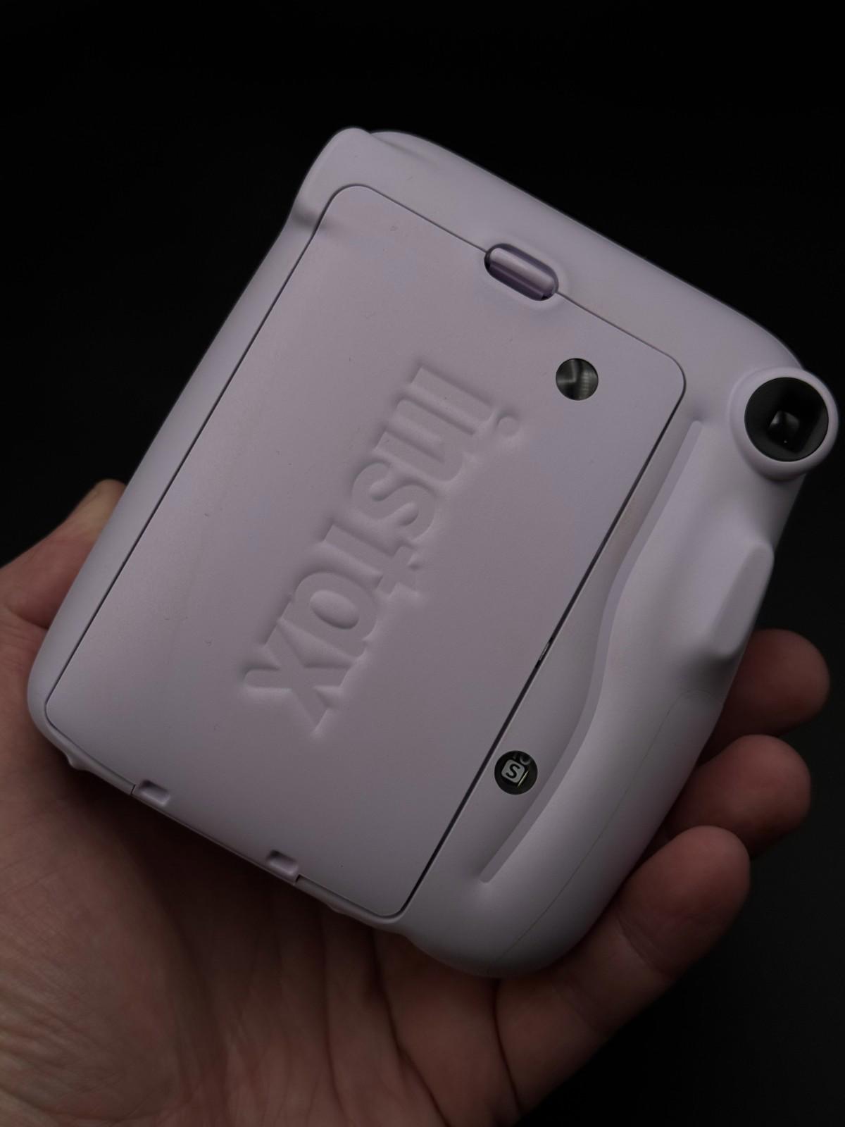 Working Fujifilm Instax Mini 11 Instant Camera Lilac, 10 Film Sheets & Batteries