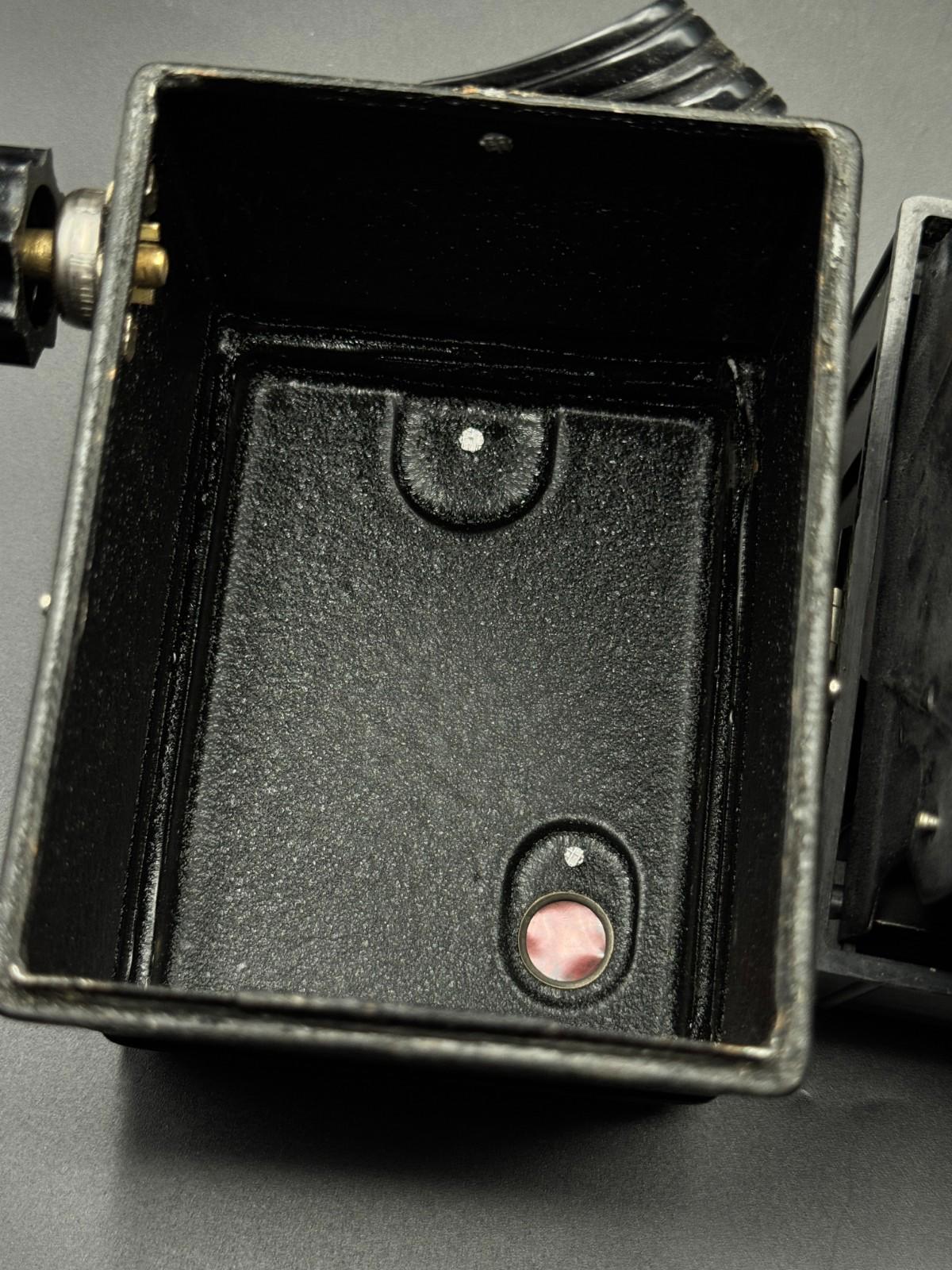 Vintage 1950's Conway Popular Model 120 Roll Film Box Camera - Faulty (F204)