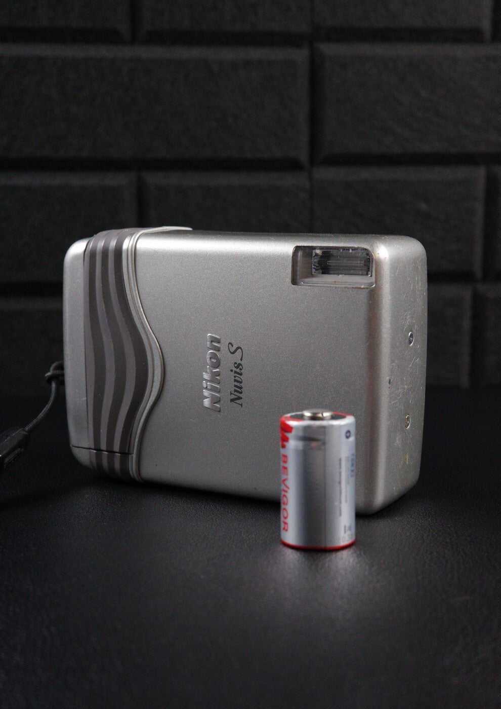 Nikon Nuvis S Vintage 1990's APS Film Point & Shoot Camera - Tested & Working