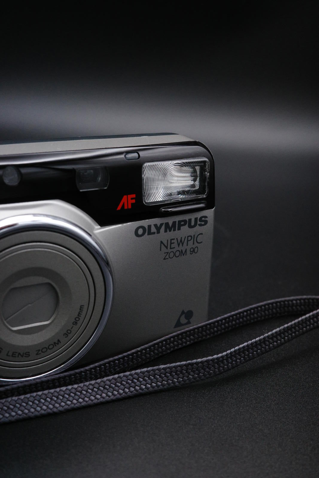 Olympus NewPic Zoom 90 Vintage APS Film Camera - Tested & Working