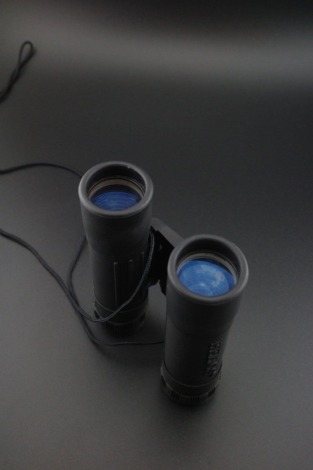 Helios 10 x 25 Compact Travel Binoculars and Case - 96M-1000M