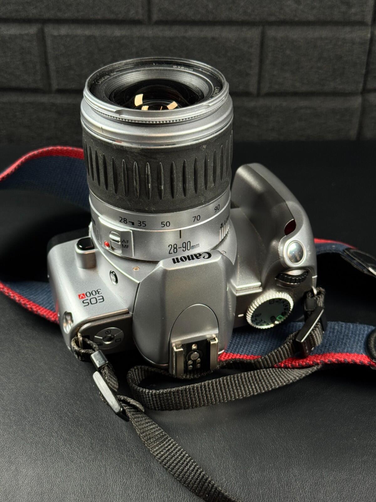 Canon EOS 300v 35mm SLR Film Camera + EF 28-90mm Canon Zoom Lens - Read Details