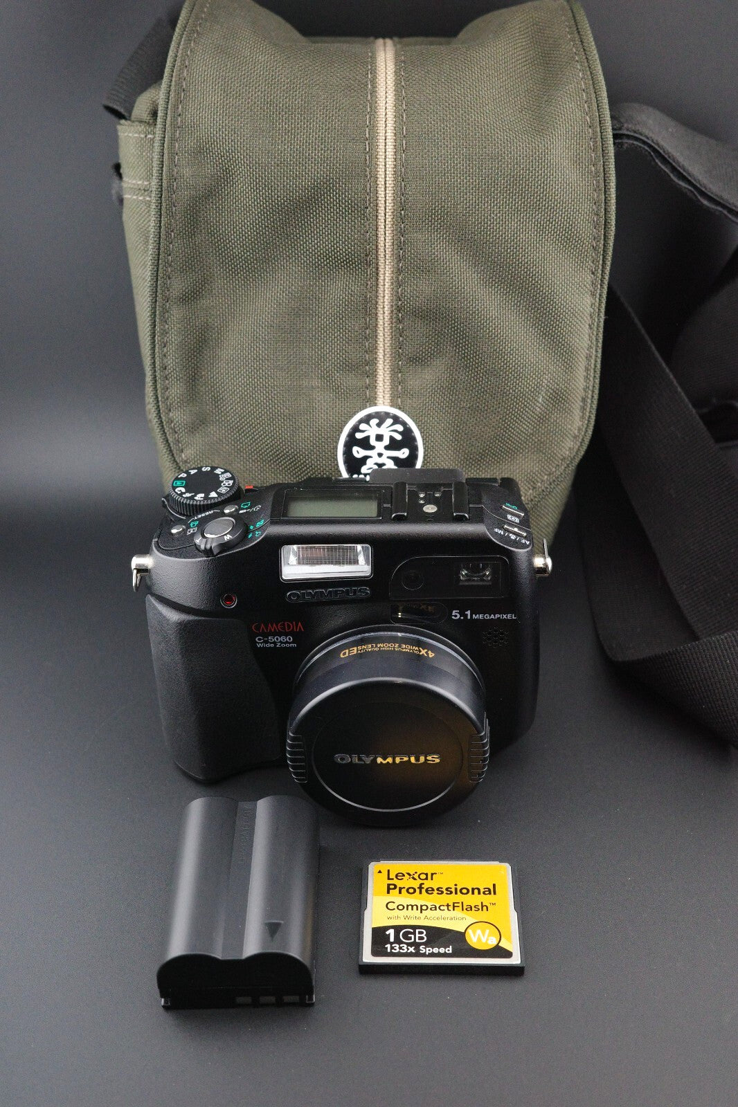 Olympus Digital Camera C-5060 Wide Zoom Flip Screen 5.1MP, Battery, Card & Bag