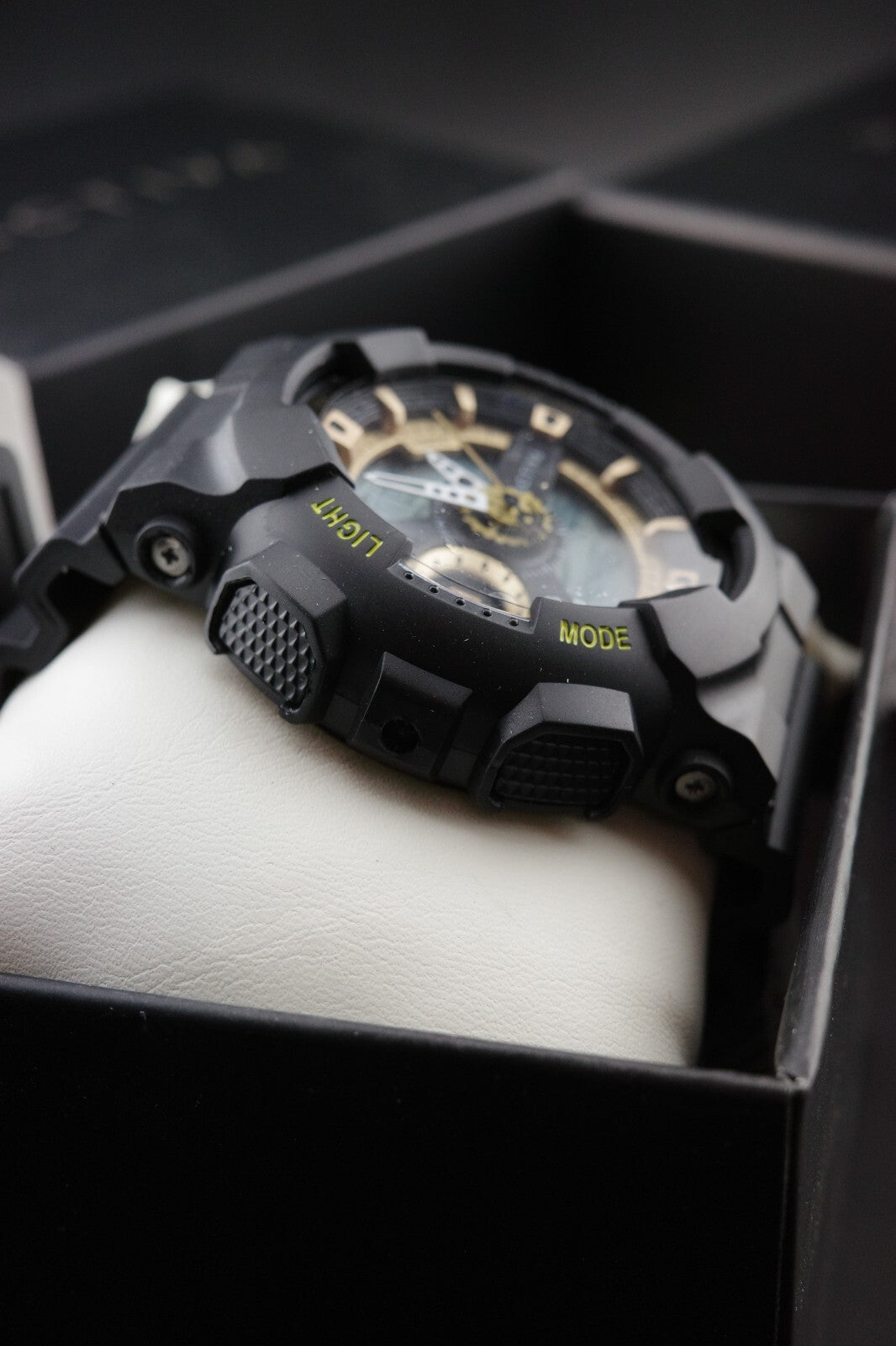 Brand New Boxed Activa Pixel X Invicta ACW498-003 Men's Digital Watch 50mm Black