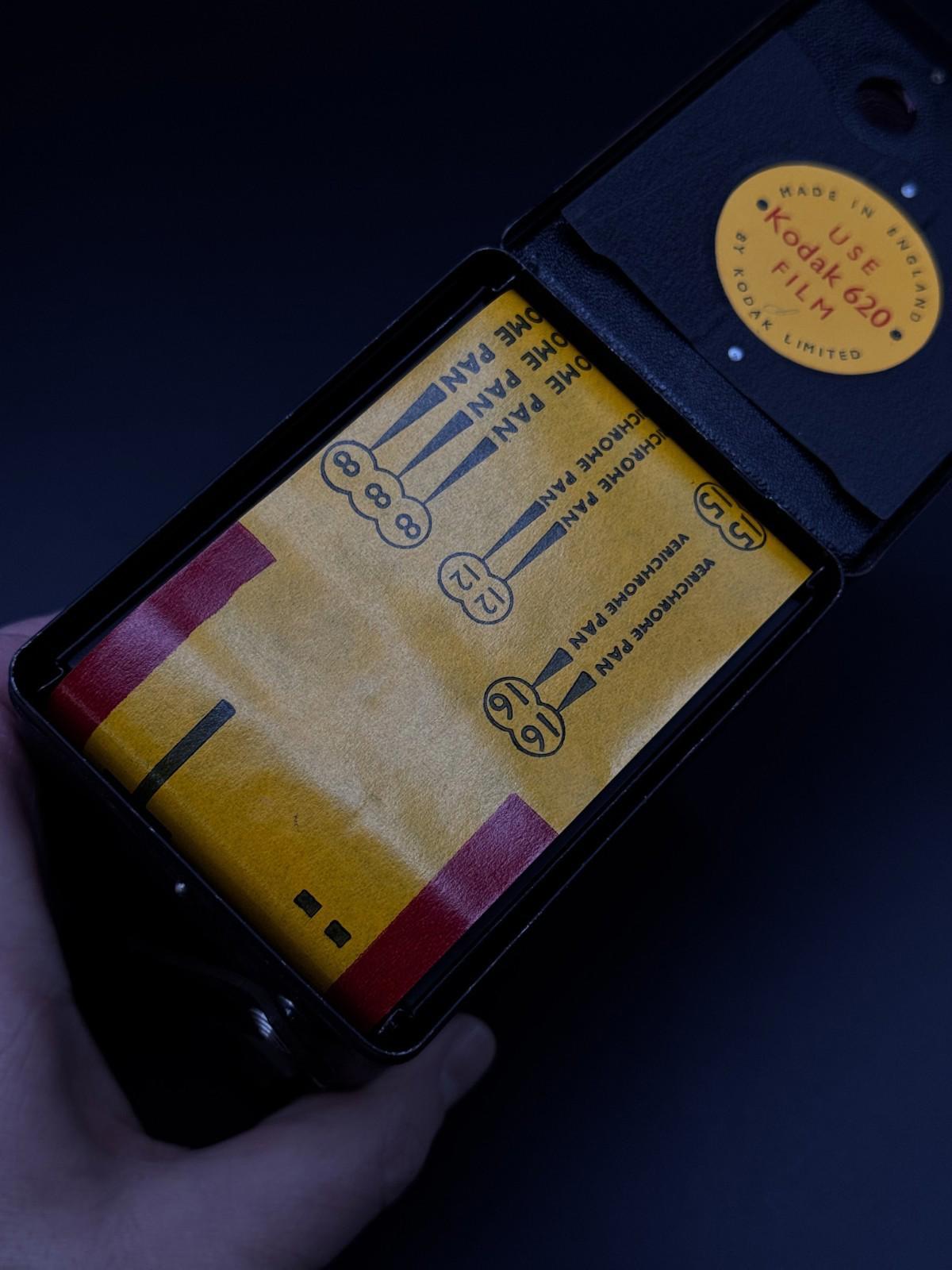 Kodak Brownie Six-20 Model D Camera - Fully Working 1950s Vintage Photography