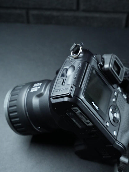 Fujifilm FinePix S5600 Digital Bridge Zoom Camera 5.1MP & Lowepro Case - Working