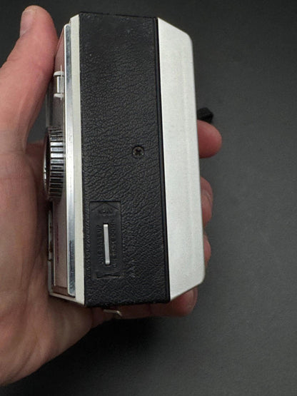 Vintage 1960's Kodak Instamatic 100 Compact 126 Film Camera - Not Working (C69)