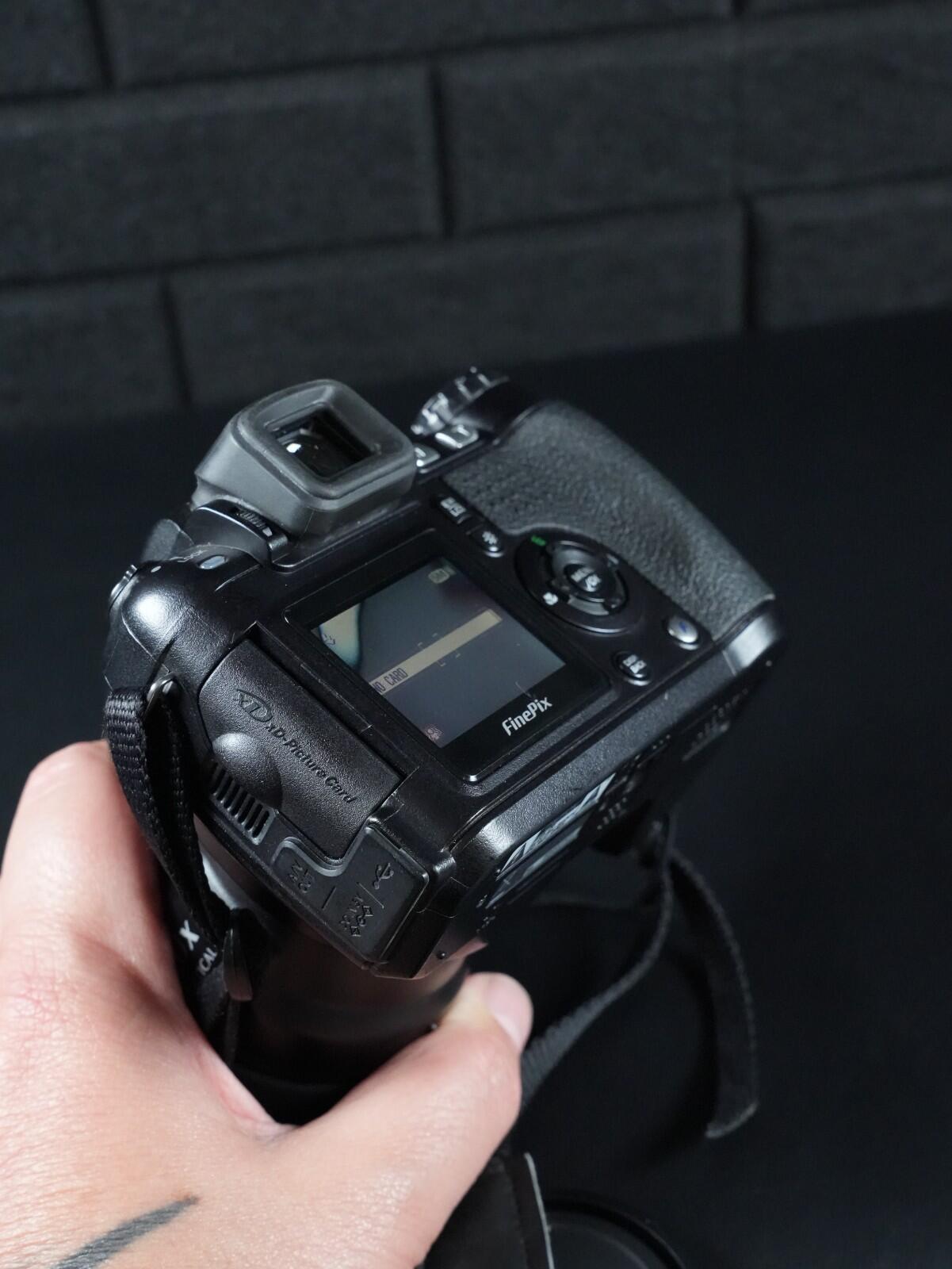 Fujifilm FinePix S5600 Compact Digital Bridge Camera 5MP 10x Zoom - Working