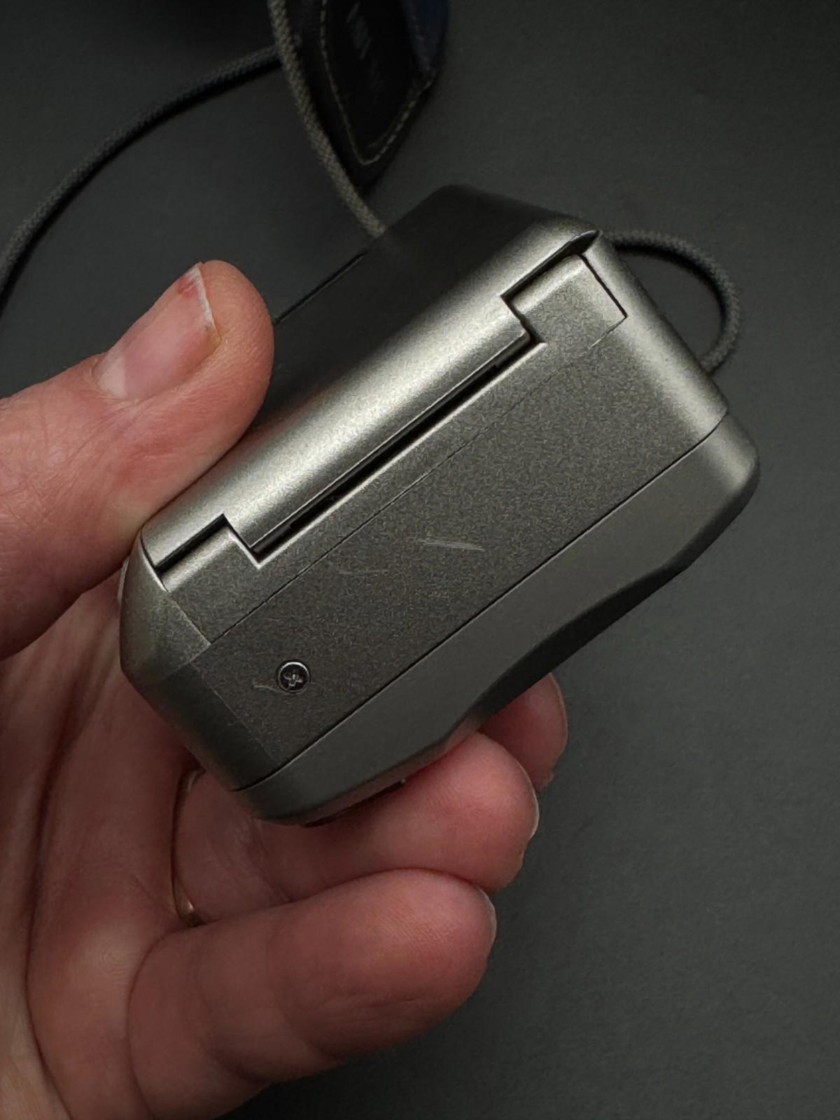 Vintage 1990's Minolta Riva Zoom 115 Compact 35mm Film Camera - Working (M133)