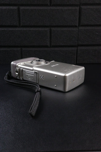 Nikon Nuvis S Vintage 1990's APS Film Point & Shoot Camera - Tested & Working