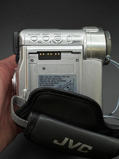 JVC GR-DX95EK Handheld MiniDV Camcorder Silver - Untested