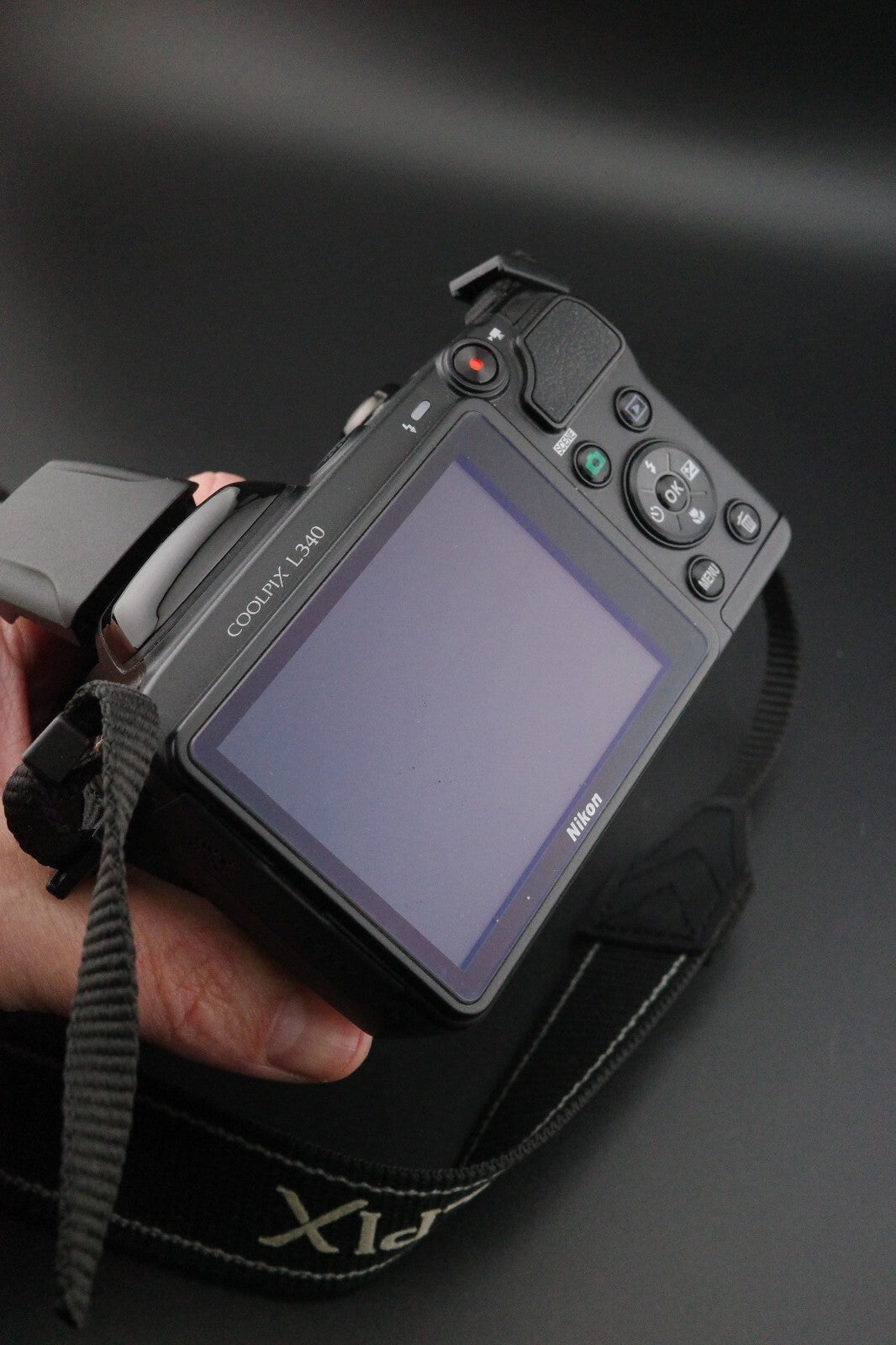 Nikon Coolpix L340 20.2MP 28x Zoom Camera + Card & Bag - Working - Screen Fault