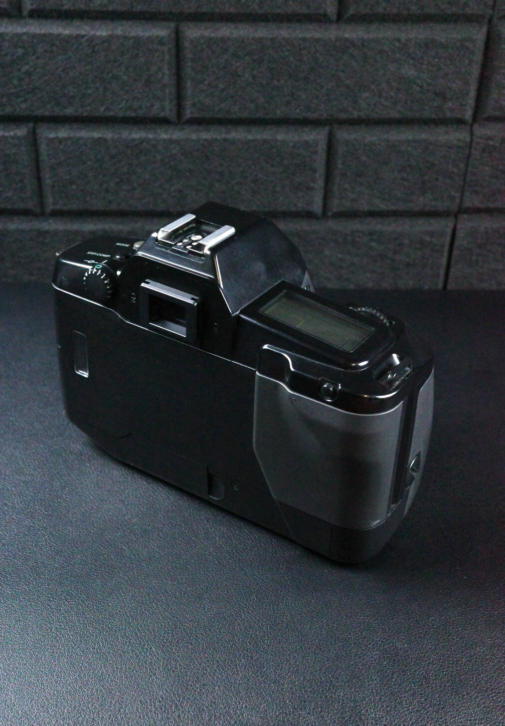 Canon EOS 650 Vintage 1980's 35mm SLR Film Camera Body Only - Tested & Working
