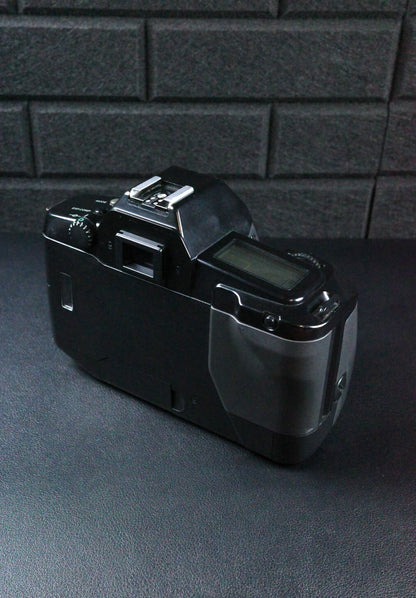 Canon EOS 650 Vintage 1980's 35mm SLR Film Camera Body Only - Tested & Working
