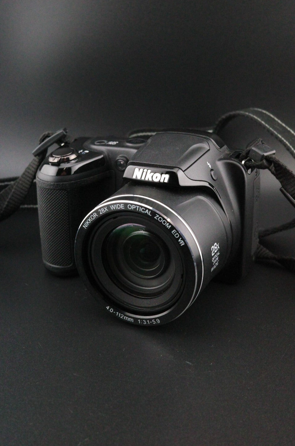 Nikon Coolpix L340 20.2MP 28x Zoom Camera + Card & Bag - Working - Screen Fault
