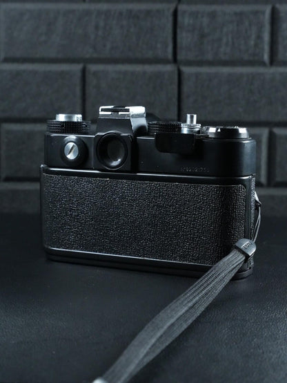 Zenit TTL Vintage 1980's 35mm Film Camera + Sigma 28-70mm (Faulty Light Meter)