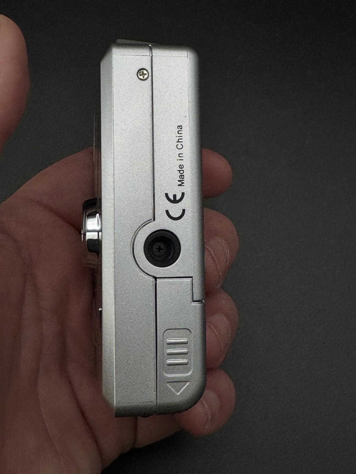 Fully Working & Boxed Vivitar Vivicam 3713 3MP Compact Digital Camera + SD Card