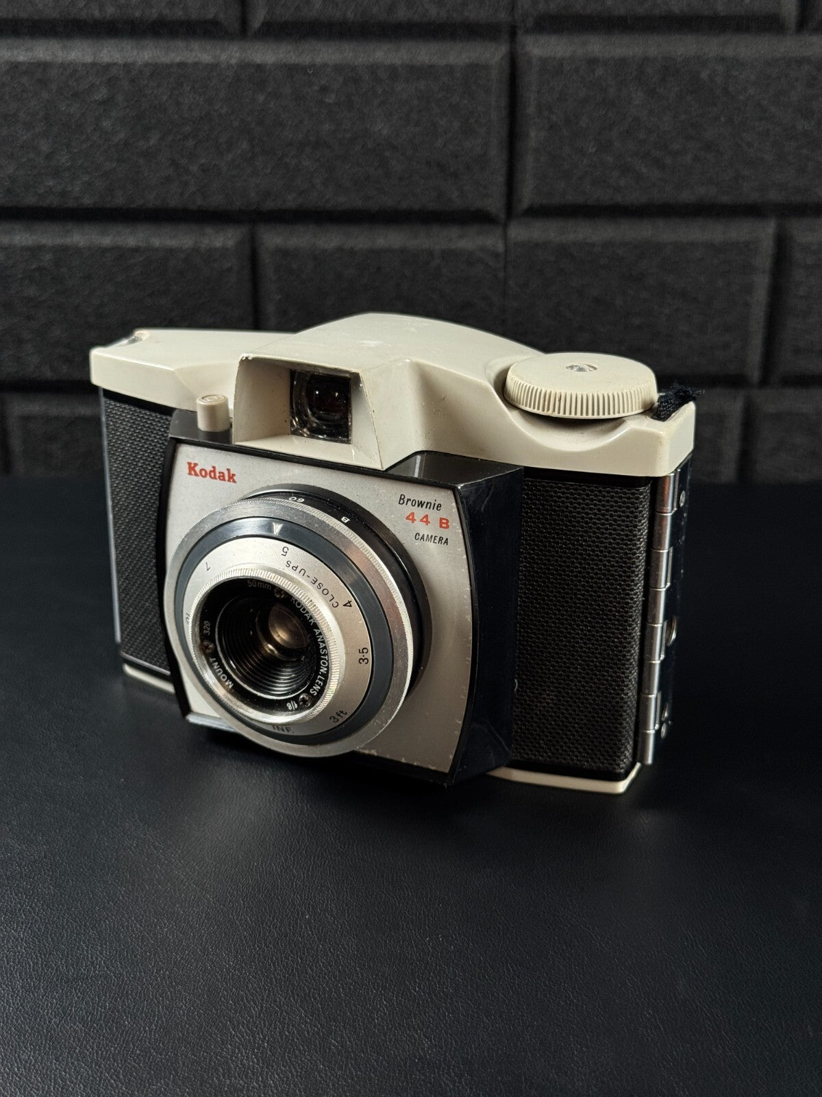 Vintage Kodak Brownie 44B Camera - 127 Film - Made in UK 1960s - Tested Working