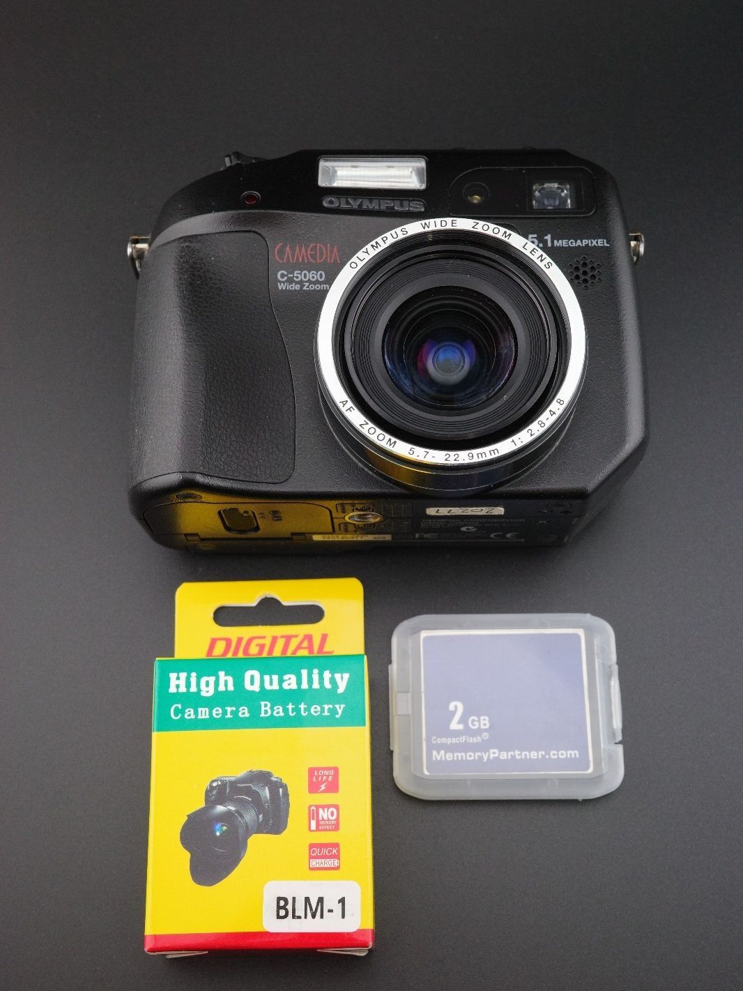 Olympus Camedia C-5060 5.1MP Digital Camera + New 2GB Card & Battery - Working