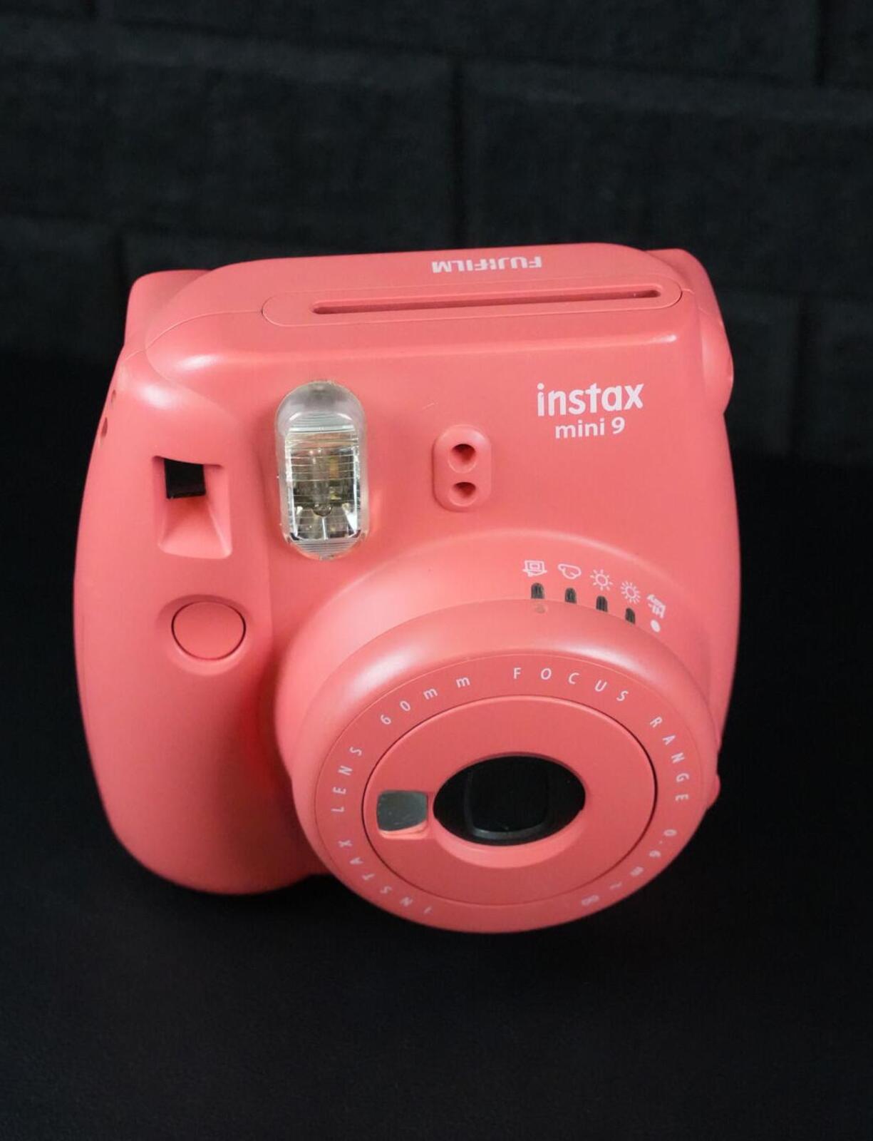 Fujifilm Instax Mini 9 Pink Instant Polaroid Camera - Fully Working (122)