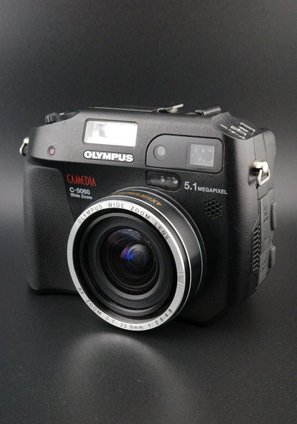 Olympus C-5060 Wide Zoom 5.1MP CCD Digital Camera - Tested & Working