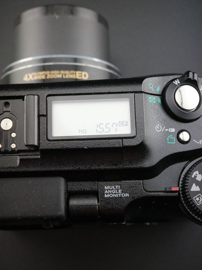 Olympus Camedia C5060 5.1MP Digital Camera + 2GB Lexar Pro CF Card - Working