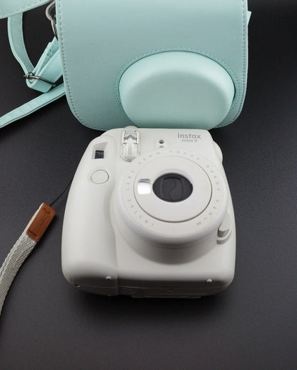 Fujifilm Instax Mini 9 White Instant Camera, Case & Batteries - Tested & Working